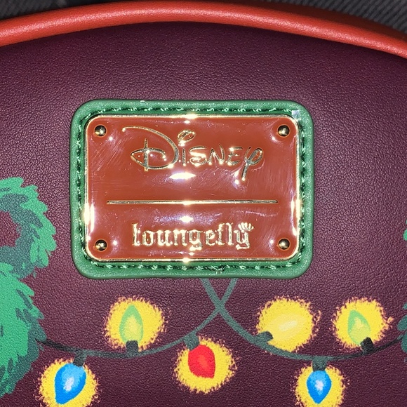 Loungefly 🎄Mickey & Minnie 🎄 Hot Cocoa Fireplace Backpack & Wallet Set - Picture 10 of 15